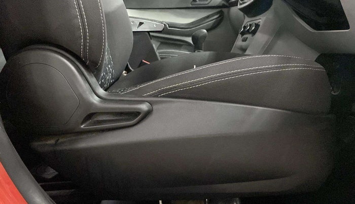 2022 Tata Tiago XM CNG, CNG, Manual, 76,040 km, Driver Side Adjustment Panel
