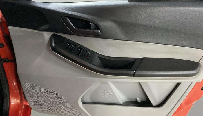 2022 Tata Tiago XM CNG, CNG, Manual, 76,040 km, Driver Side Door Panels Control