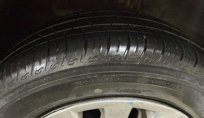 2022 Tata Tiago XM CNG, CNG, Manual, 76,040 km, Right Front Tyre Tread