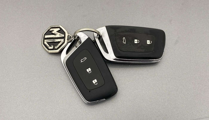 2021 MG HECTOR SHARP 1.5 PETROL CVT, Petrol, Automatic, 30,104 km, Key Close Up