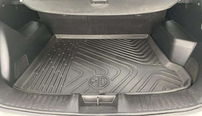 2021 MG HECTOR SHARP 1.5 PETROL CVT, Petrol, Automatic, 30,104 km, Boot Open Zoomed View