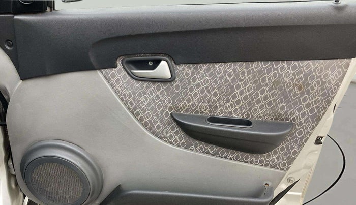 2017 Maruti Alto 800 LXI, Petrol, Manual, 71,567 km, Driver Side Door Panels Control