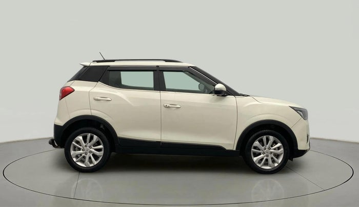 2021 Mahindra XUV300 W8 1.5 DIESEL, Diesel, Manual, 78,310 km, Right Side View