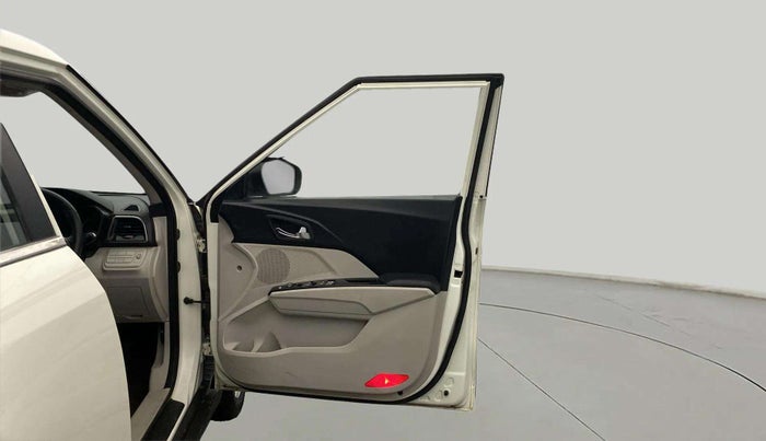 2021 Mahindra XUV300 W8 1.5 DIESEL, Diesel, Manual, 78,310 km, RHS Front Door