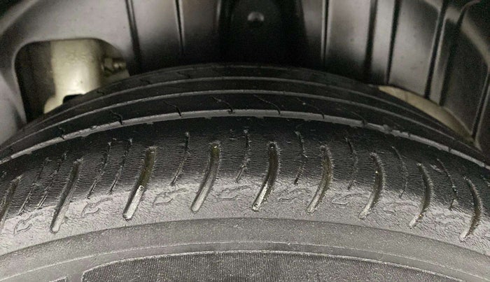 2021 Mahindra XUV300 W8 1.5 DIESEL, Diesel, Manual, 78,310 km, Left Rear Tyre Tread