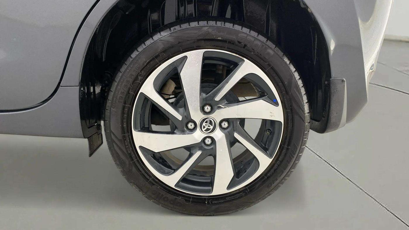 2023 Toyota Glanza V AMT, Petrol, Automatic, 18,898 km, Left Rear Wheel