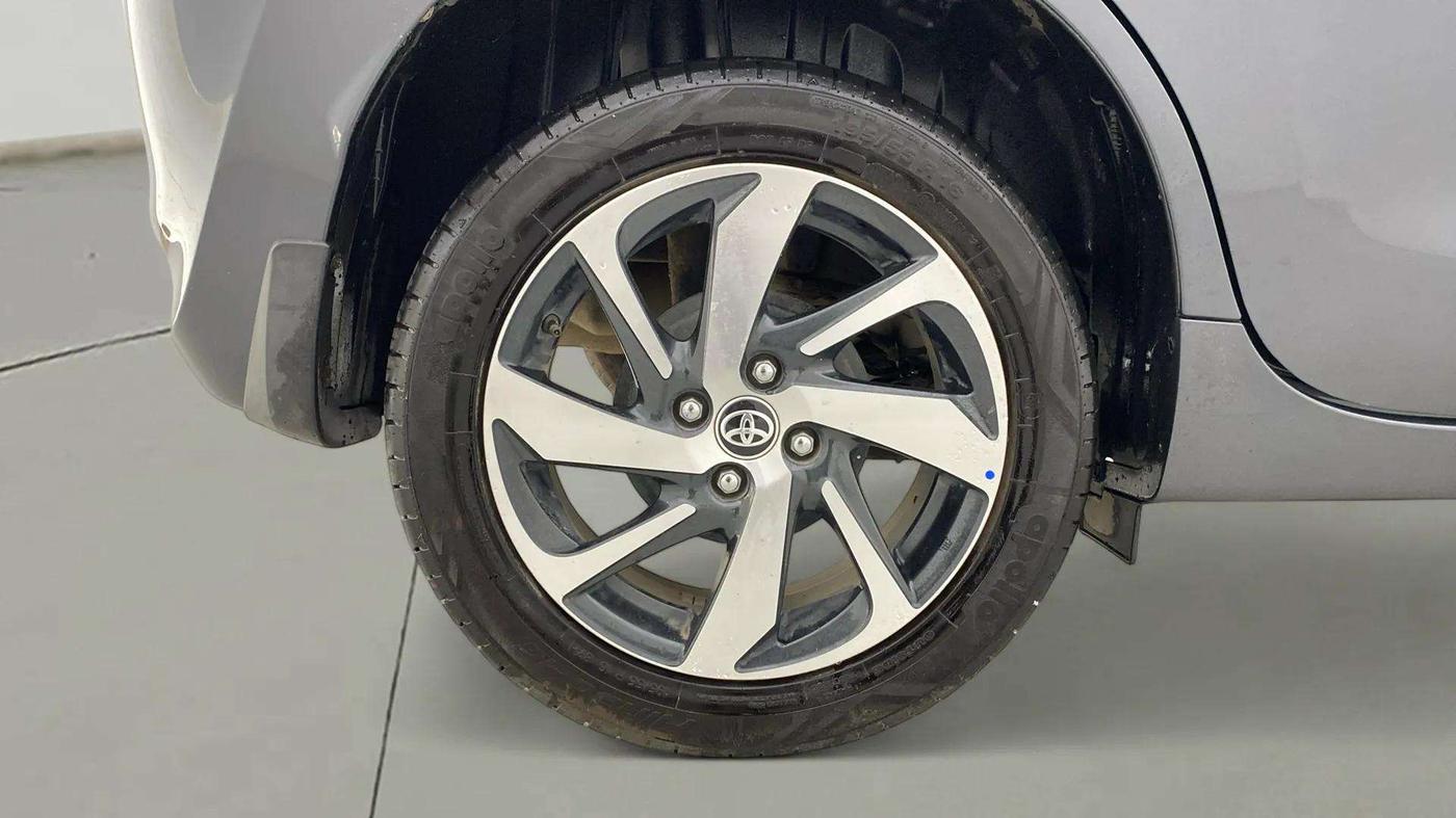 2023 Toyota Glanza V AMT, Petrol, Automatic, 18,898 km, Right Rear Wheel