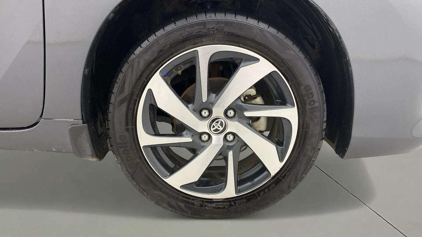 2023 Toyota Glanza V AMT, Petrol, Automatic, 18,898 km, Right Front Wheel