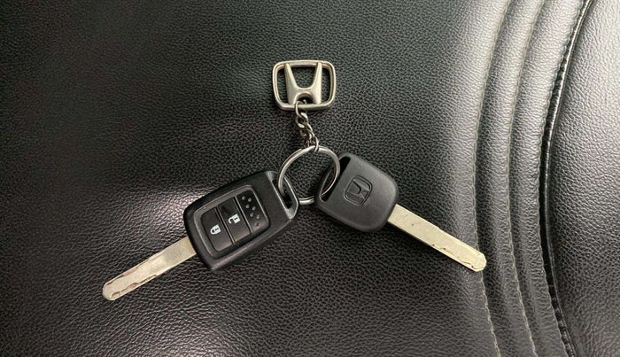 2018 Honda Jazz 1.2L I-VTEC V AT, Petrol, Automatic, 33,128 km, Key Close Up
