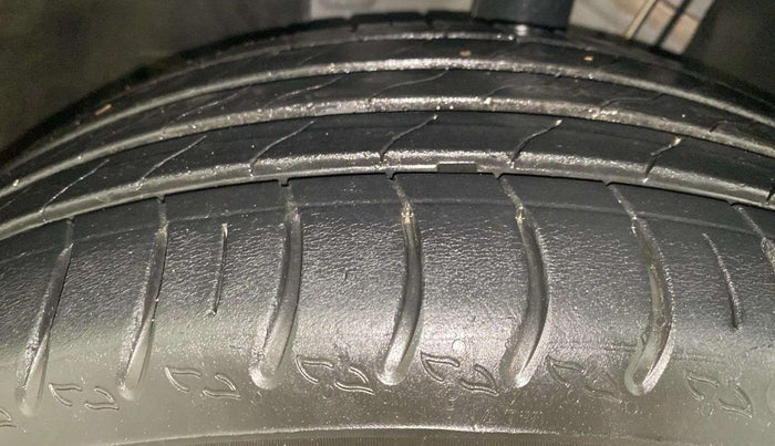 2022 Skoda KUSHAQ STYLE 1.5L TSI DSG (6 AIRBAGS), Petrol, Automatic, 16,286 km, Left Front Tyre Tread