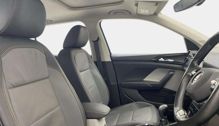 2022 Skoda KUSHAQ STYLE 1.5L TSI DSG (6 AIRBAGS), Petrol, Automatic, 16,286 km, Right Side Front Door Cabin