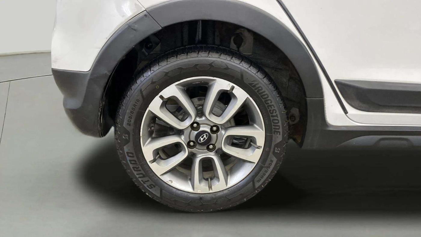 2015 Hyundai i20 Active 1.2 SX, Petrol, Manual, 54,655 km, Right Rear Wheel