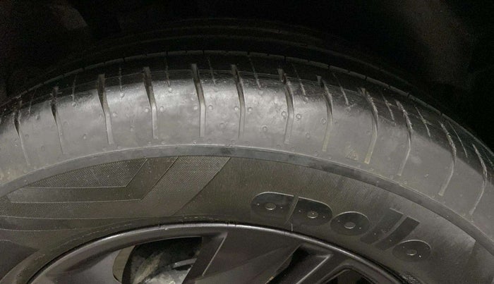 2022 Hyundai Creta S PLUS KNIGHT 1.5 PETROL, Petrol, Manual, 27,488 km, Right Rear Tyre Tread