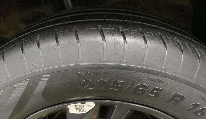 2022 Hyundai Creta S PLUS KNIGHT 1.5 PETROL, Petrol, Manual, 27,488 km, Left Front Tyre Tread