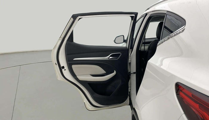 2022 MG ASTOR SUPER EX 1.5 MT, Petrol, Manual, 29,217 km, LHS Rear Door