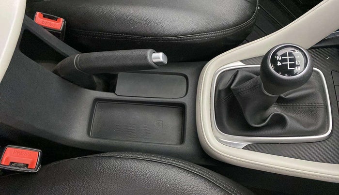 2022 MG ASTOR SUPER EX 1.5 MT, Petrol, Manual, 29,217 km, Gear Lever