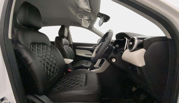 2022 MG ASTOR SUPER EX 1.5 MT, Petrol, Manual, 29,217 km, Right Side Front Door Cabin