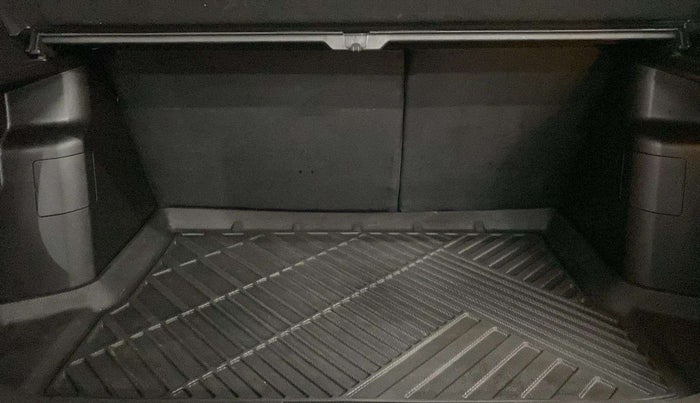 2021 Toyota URBAN CRUISER HIGH GRADE AT, Petrol, Automatic, 74,796 km, Boot Inside