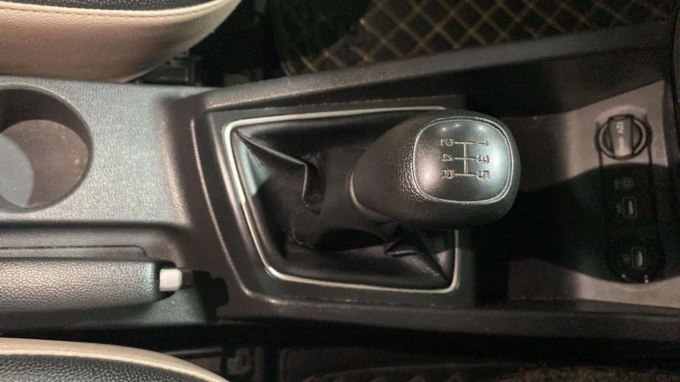 2019 Hyundai Elite i20 SPORTZ PLUS 1.2, Petrol, Manual, 35,693 km, Gear Lever