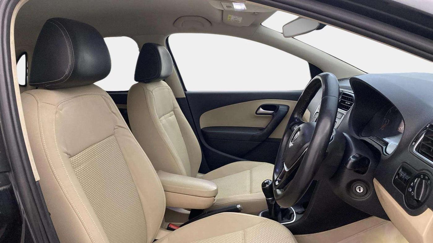 2019 Volkswagen Ameo HIGHLINE PLUS 1.5L 16 ALLOY, Diesel, Manual, 72,391 km, Right Side Front Door Cabin