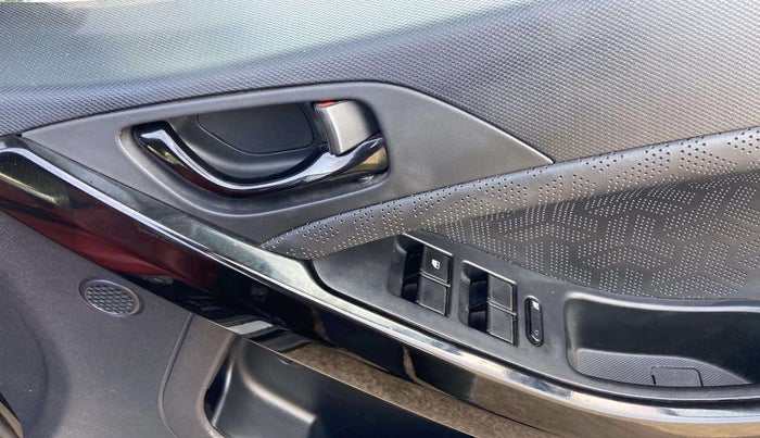 2023 Tata NEXON XZA PLUS LUX SUNROOF DARK PETROL, Petrol, Automatic, 25,001 km, Driver Side Door Panels Control
