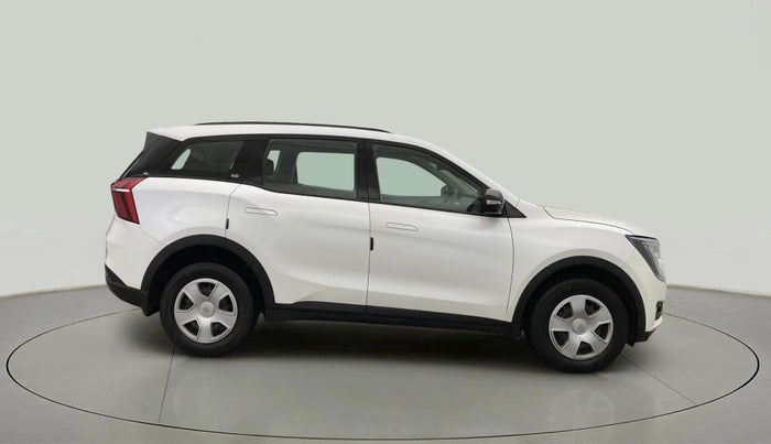 2023 Mahindra XUV700 AX 3 P AT 5 STR, Petrol, Automatic, 17,087 km, Right Side View