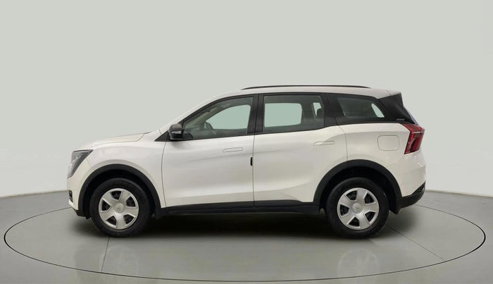 2023 Mahindra XUV700 AX 3 P AT 5 STR, Petrol, Automatic, 17,087 km, Left Side