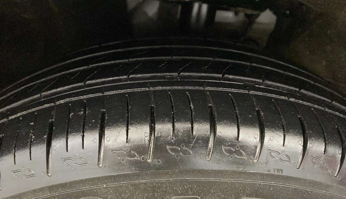 2023 Mahindra XUV700 AX 3 P AT 5 STR, Petrol, Automatic, 17,087 km, Left Rear Tyre Tread