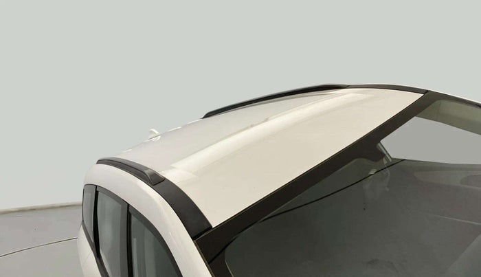 2023 Mahindra XUV700 AX 3 P AT 5 STR, Petrol, Automatic, 17,087 km, Roof
