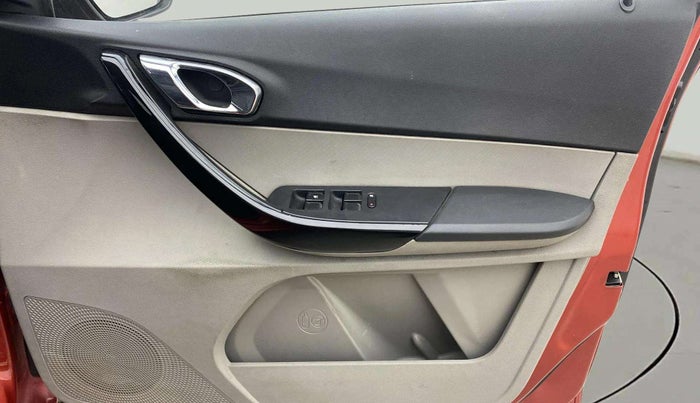 2018 Tata Tiago XZ PETROL, Petrol, Manual, 70,895 km, Driver Side Door Panels Control