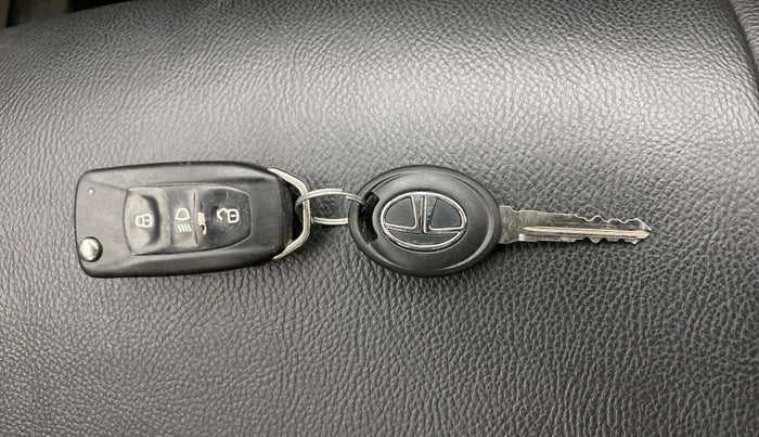 2018 Tata Tiago XZ PETROL, Petrol, Manual, 70,895 km, Key Close Up