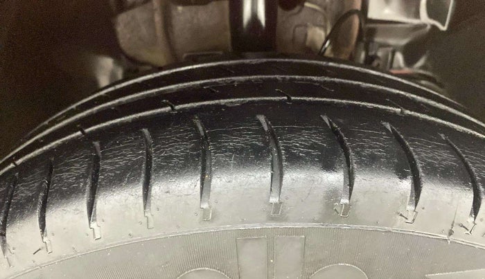 2018 Tata Tiago XZ PETROL, Petrol, Manual, 70,895 km, Right Front Tyre Tread