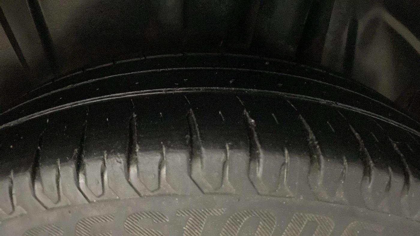 2019 Maruti XL6 ALPHA MT, Petrol, Manual, 61,938 km, Left Rear Tyre Tread
