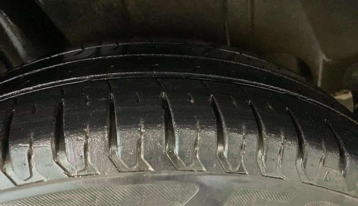 2019 Maruti XL6 ALPHA MT, Petrol, Manual, 61,492 km, Right Rear Tyre Tread