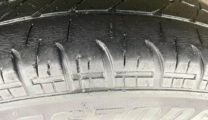 2014 Maruti Ritz VXI, Petrol, Manual, 53,548 km, Right Rear Tyre Tread