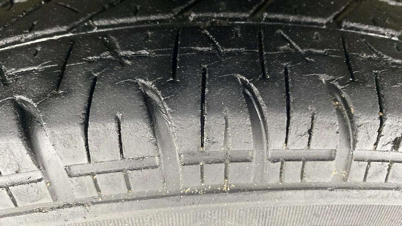 2014 Maruti Ritz VXI, Petrol, Manual, 53,548 km, Left Front Tyre Tread