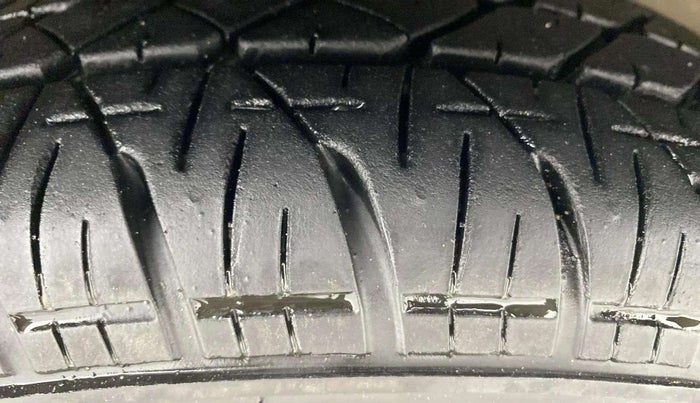 2014 Maruti Ritz VXI, Petrol, Manual, 53,548 km, Right Front Tyre Tread