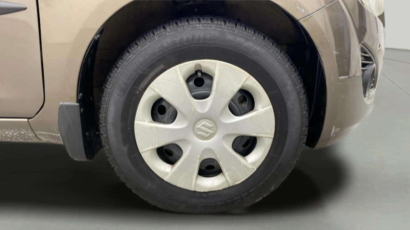 2014 Maruti Ritz VXI, Petrol, Manual, 53,548 km, Right Front Wheel