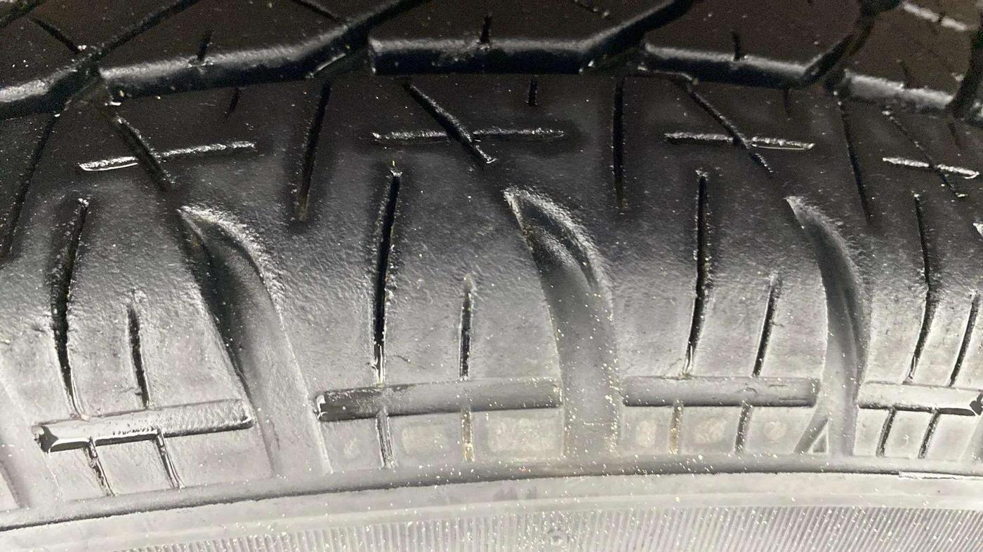 2014 Maruti Ritz VXI, Petrol, Manual, 36,307 km, Left Front Tyre Tread