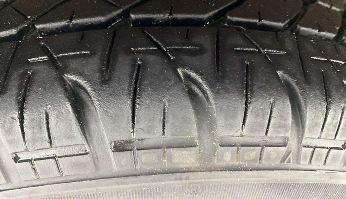 2014 Maruti Ritz VXI, Petrol, Manual, 36,307 km, Left Front Tyre Tread