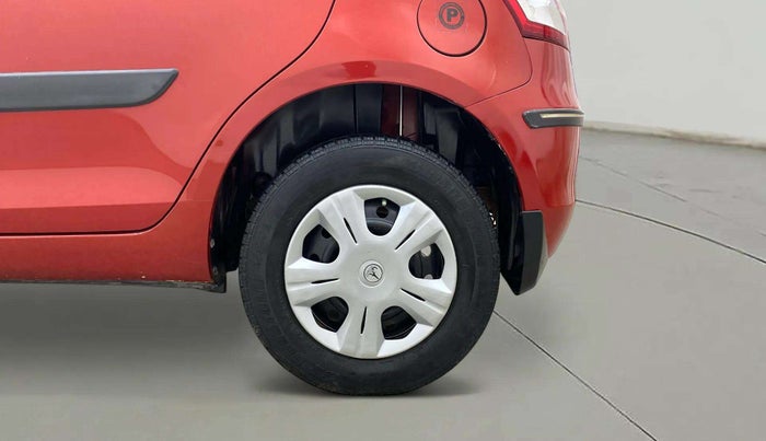 2014 Maruti Swift VXI, Petrol, Manual, 81,684 km, Left Rear Wheel