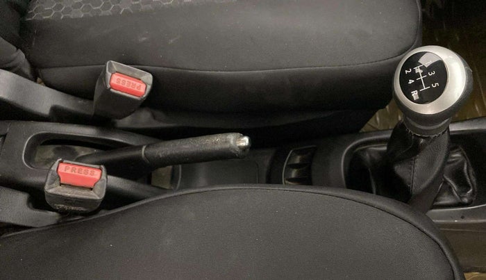 2015 Maruti Wagon R 1.0 VXI, Petrol, Manual, 56,466 km, Gear Lever
