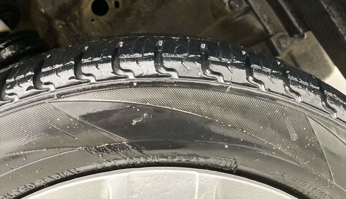 2015 Maruti Wagon R 1.0 VXI, Petrol, Manual, 56,466 km, Right Front Tyre Tread