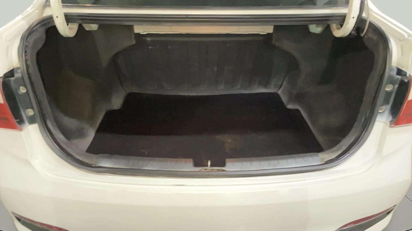 2017 Hyundai Xcent SX 1.2, Petrol, Manual, 80,459 km, Boot Inside