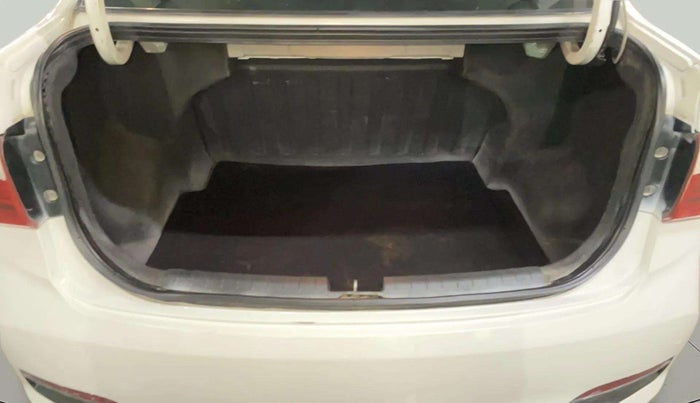 2017 Hyundai Xcent SX 1.2, Petrol, Manual, 80,450 km, Boot Inside