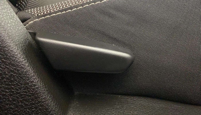 2021 Renault Duster RXZ 1.5 PETROL MT, Petrol, Manual, 22,969 km, Driver Side Adjustment Panel