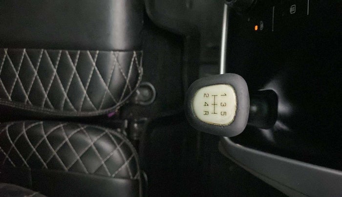 2017 Mahindra Kuv100 K6 PLUS 6 STR, Petrol, Manual, 89,108 km, Gear Lever