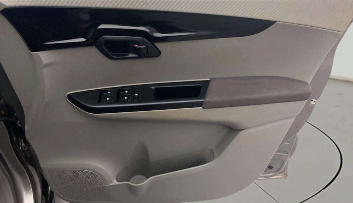 2017 Mahindra Kuv100 K6 PLUS 6 STR, Petrol, Manual, 89,108 km, Driver Side Door Panels Control