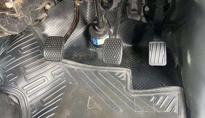 2023 Maruti Eeco 5 STR AC, Petrol, Manual, 24,151 km, Pedals