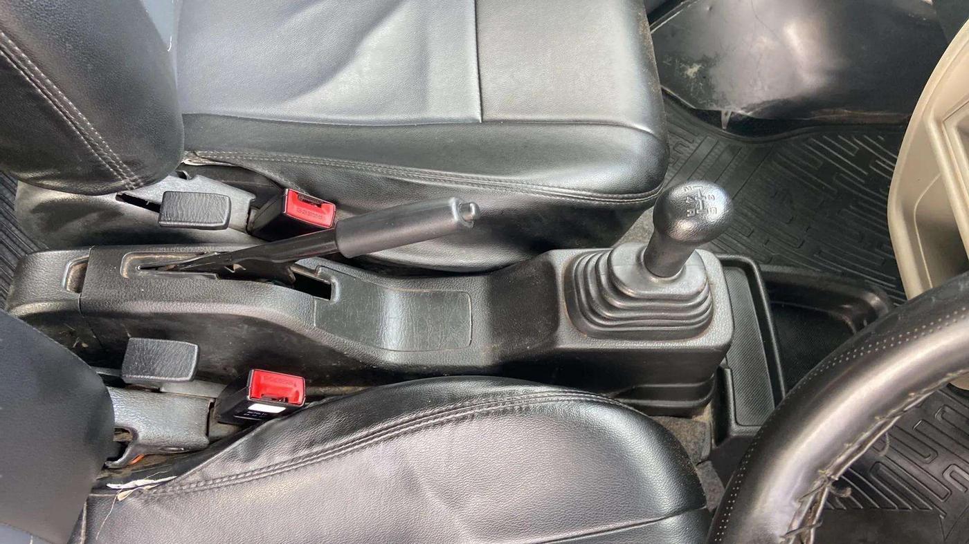 2023 Maruti Eeco 5 STR AC, Petrol, Manual, 24,213 km, Gear Lever